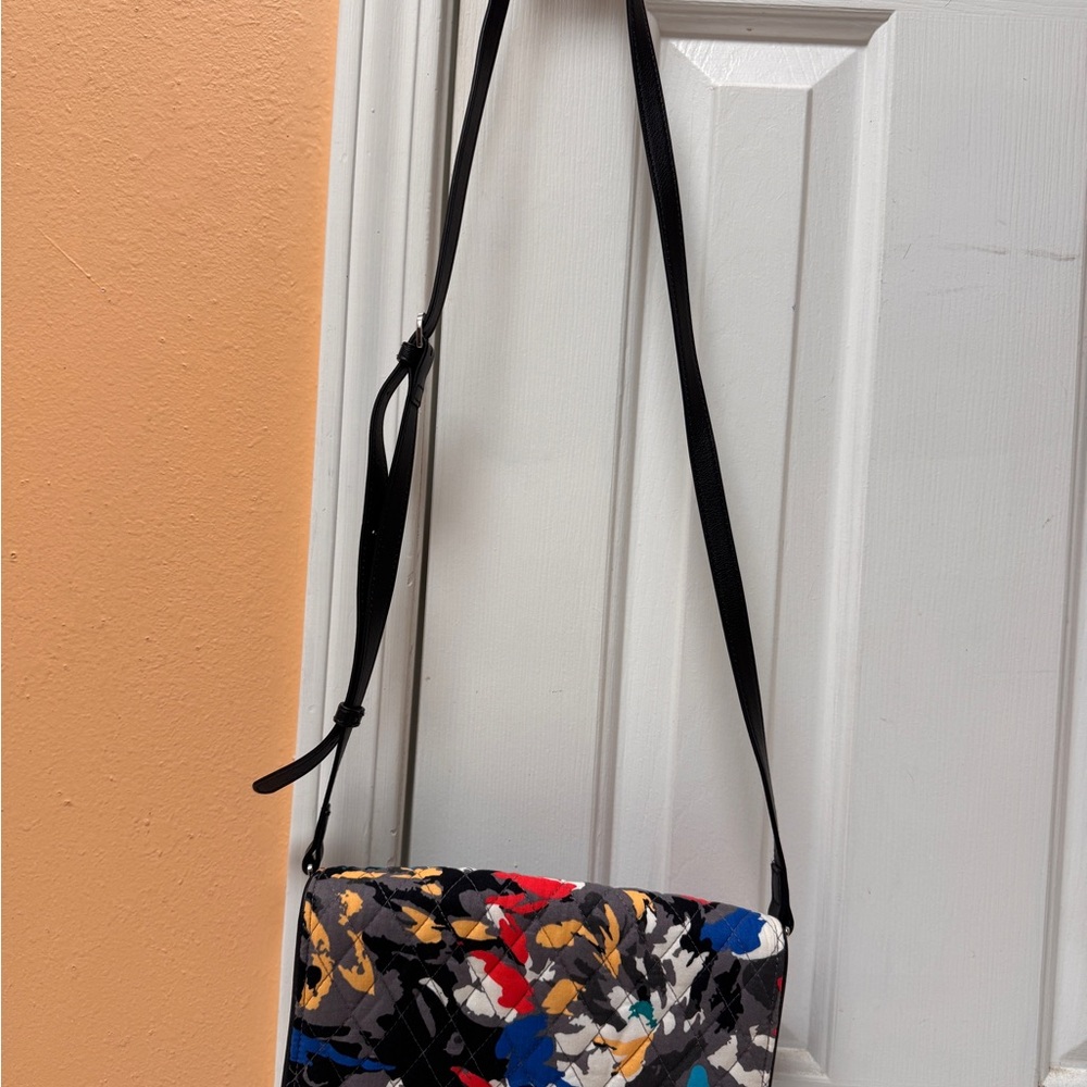 Vera Bradley Turnlock Crossbody bag Splash Floral Pattern